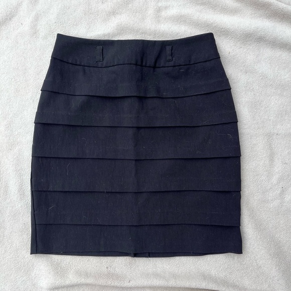 F21 tiered black mini skirt size S - Picture 1 of 3